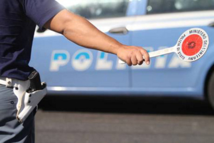 Prevenzione e controllo, pattuglione della Polizia di Stato ad Albenga