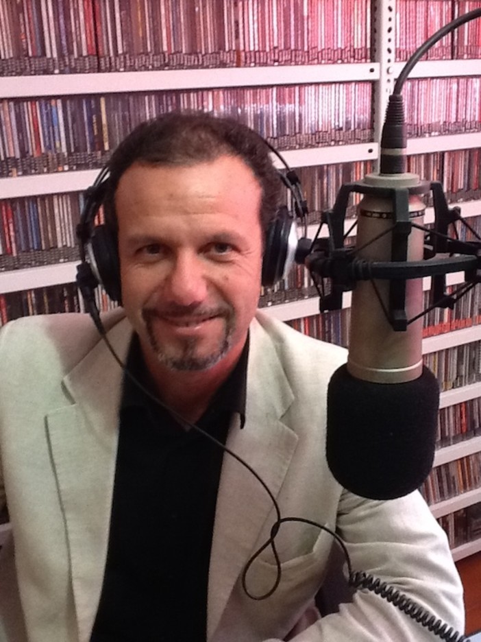 Paolo Apicella ai microfoni di Radio Onda Ligure 101 Paolo Apicella ai microfoni di Radio Onda Ligure 101