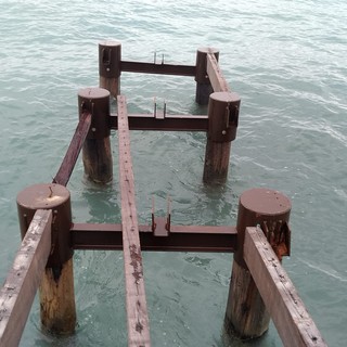 Albissola, la mareggiata danneggia il pontile della Margonara. Il sindaco: "La struttura ha retto" Albissola, la mareggiata danneggia il pontile della Margonara. Il sindaco: "La struttura ha retto"