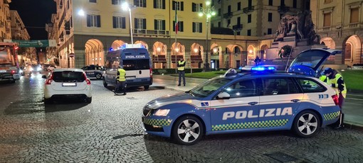 Savona, controlli della Polstrada nel weekend: quattro patenti ritirate