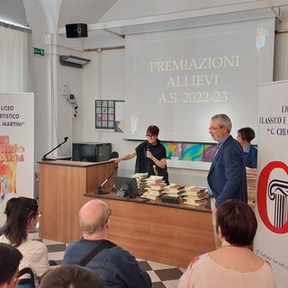 100 con lode, 100 e concorsi: tutti gli studenti premiati del liceo Chiabrera-Martini