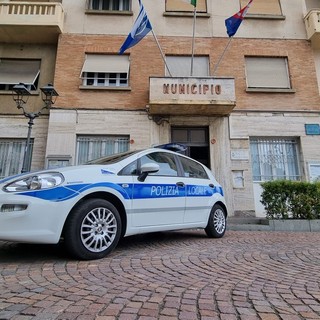 Albissola, lo fermano per un controllo e scoprono che ha una patente falsa polacca: denunciato dalla polizia locale