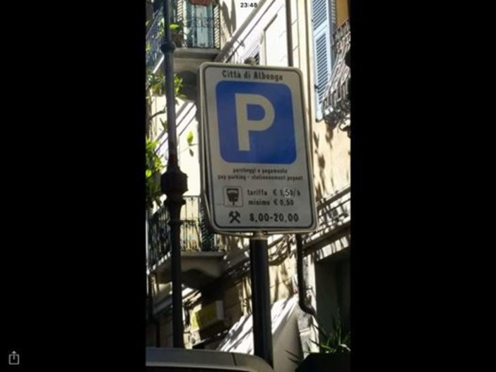 Stangata parcheggi blu ad Albenga, Guarnieri "Il bilancio non è ancora approvato ed hanno già modificato i cartelli segnaletici .... Efficientissimi" Stangata parcheggi blu ad Albenga, Guarnieri "Il bilancio non è ancora approvato ed hanno già modificato i cartelli segnaletici .... Efficientissimi"