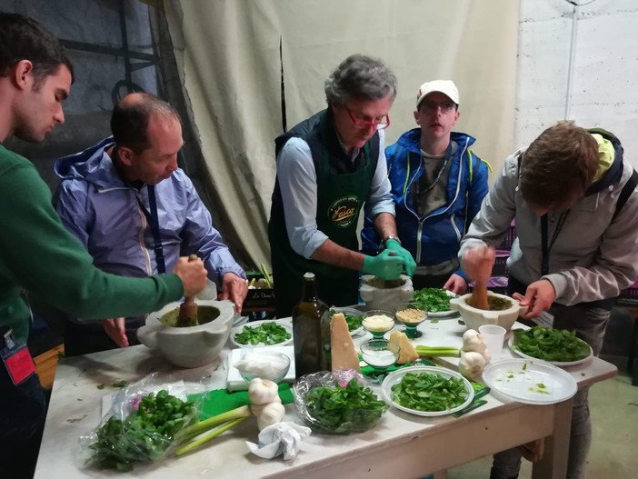 Pesto e disabilità: 45 ragazzi ieri in visita all'azienda Calcagno di Celle (FOTO e VIDEO) Pesto e disabilità: 45 ragazzi ieri in visita all'azienda Calcagno di Celle (FOTO e VIDEO)