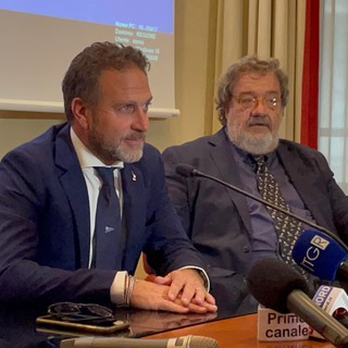 Festini hot, il vicepresidente della Regione Piana: “Vicenda grottesca. Non mi sono mai drogato. Quel giorno ero a casa alle 21” (Video) Festini hot, il vicepresidente della Regione Piana: “Vicenda grottesca. Non mi sono mai drogato. Quel giorno ero a casa alle 21” (Video)