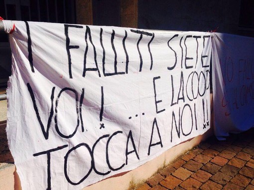 Crisi della cooperativa "Il Faggio", presidio davanti alla Prefettura di Savona