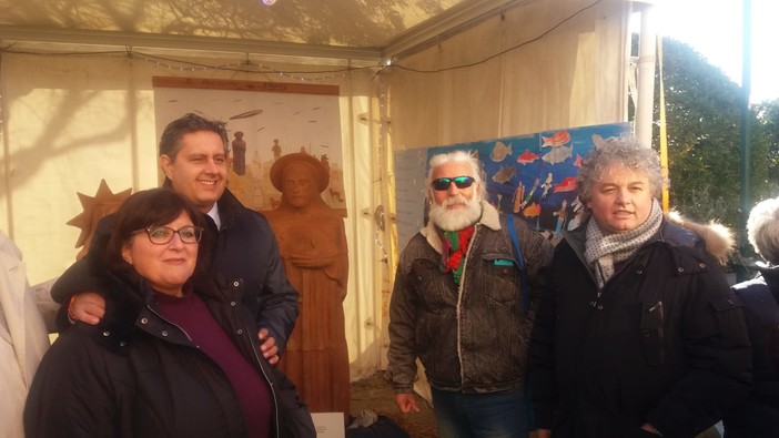 Visita di Toti al "Presepe degli Abissi" ed oggi continuano i laboratori creativi Visita di Toti al "Presepe degli Abissi" ed oggi continuano i laboratori creativi