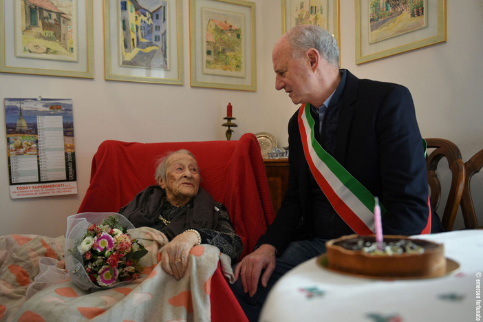Alassio, festa per i cent'anni della signora Elena Weiss