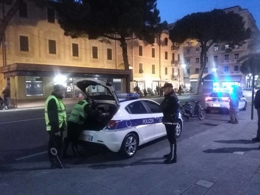 Albenga, continuano i controlli da parte della Polizia Locale di Albenga: fermato un cittadino milanese Albenga, continuano i controlli da parte della Polizia Locale di Albenga: fermato un cittadino milanese