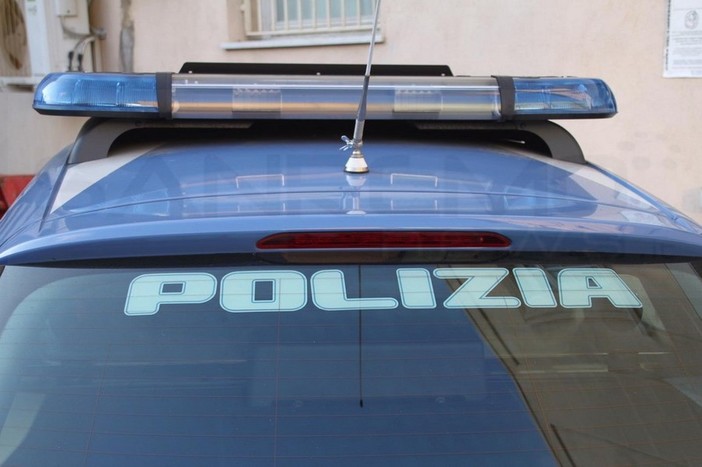 Furti nei negozi del ponente savonese: 21enne arrestato dalla Squadra Mobile
