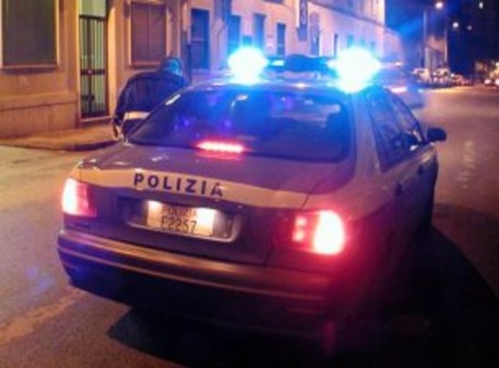 Ritrovato a Sestri Ponente un furgone delle Poste rubato a Savona, nessuna traccia dei ladri Ritrovato a Sestri Ponente un furgone delle Poste rubato a Savona, nessuna traccia dei ladri