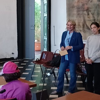 Albenga, due classi della "Paccini" in visita al vicesindaco Pelosi (FOTO)