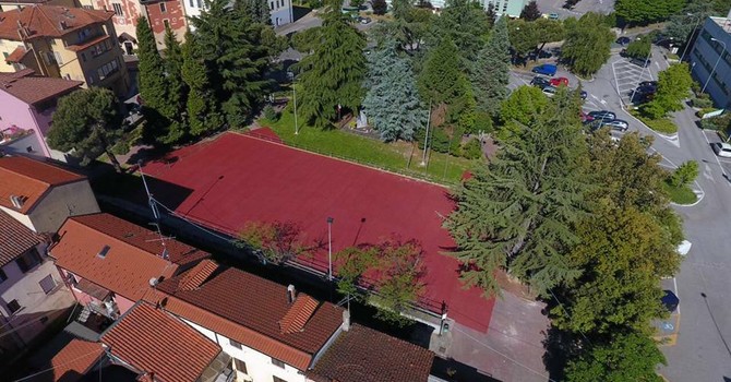 Carcare, tentato furto d’auto in piazza Rossa: colpo fallito grazie al blocco del servosterzo