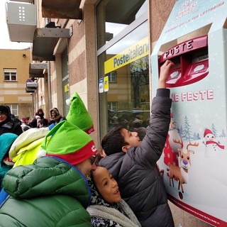 A Savona poste italiane rinnova la tradizione  delle letterine a Babbo Natale