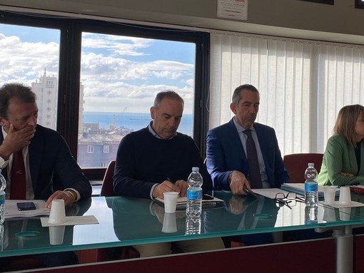 Progetto rigassificatore, il Pd: "Integrazioni confermano l'incompatibilità col territorio. Parola fine con le dimissioni di Toti" Progetto rigassificatore, il Pd: "Integrazioni confermano l'incompatibilità col territorio. Parola fine con le dimissioni di Toti"