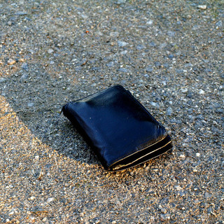 Cairo, trova portafogli e lancia un appello sui social: "Aiutatemi a trovare il proprietario"