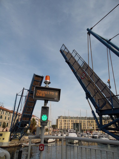 Savona, addio al vecchio ponte levatoio il 9 giugno: darsena chiusa al transito per la demolizione Savona, addio al vecchio ponte levatoio il 9 giugno: darsena chiusa al transito per la demolizione