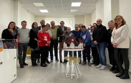 Il presepe del progetto "CerAmicAbile" per la sede di Asl2 a Savona (FOTO) Il presepe del progetto "CerAmicAbile" per la sede di Asl2 a Savona (FOTO)