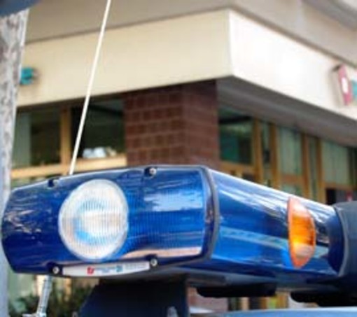 Investe una ciclista e fugge, rintracciata grazie ad un testimone Investe una ciclista e fugge, rintracciata grazie ad un testimone
