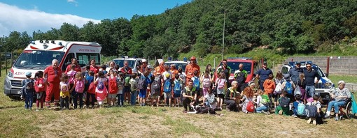 Bergeggi, gli alunni della scuola primaria "Pertini" a lezione di educazione stradale Bergeggi, gli alunni della scuola primaria "Pertini" a lezione di educazione stradale