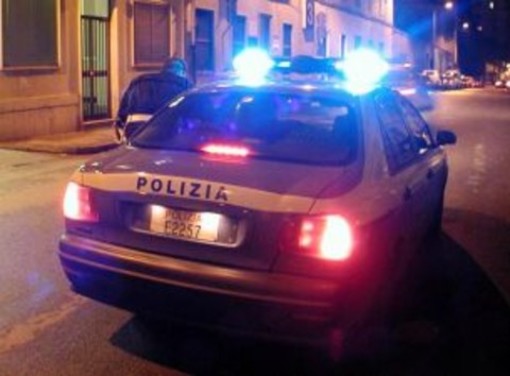 Ritrovato a Sestri Ponente un furgone delle Poste rubato a Savona, nessuna traccia dei ladri Ritrovato a Sestri Ponente un furgone delle Poste rubato a Savona, nessuna traccia dei ladri