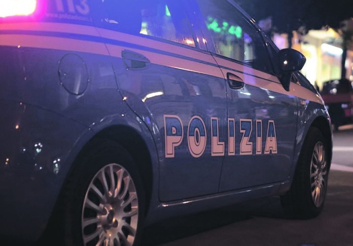 Trovato in possesso di alcuni grammi di hashish e di un bilancino: giovane fermato in piazza del Popolo ad Albenga Trovato in possesso di alcuni grammi di hashish e di un bilancino: giovane fermato in piazza del Popolo ad Albenga
