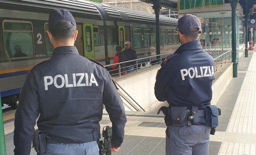 Principe, fermato in stazione con arco, frecce e pistola: denunciato 22enne Principe, fermato in stazione con arco, frecce e pistola: denunciato 22enne