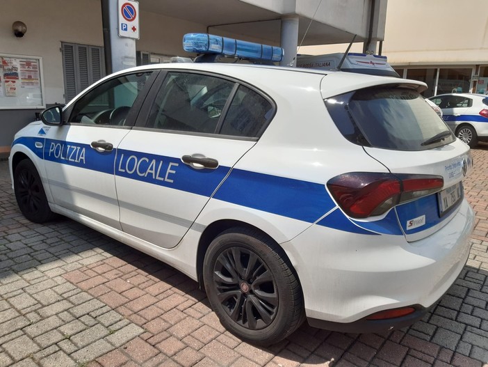 Tenta la "truffa dello specchietto": 53enne arrestato a Ceriale, deve scontare oltre due anni di carcere Tenta la "truffa dello specchietto": 53enne arrestato a Ceriale, deve scontare oltre due anni di carcere