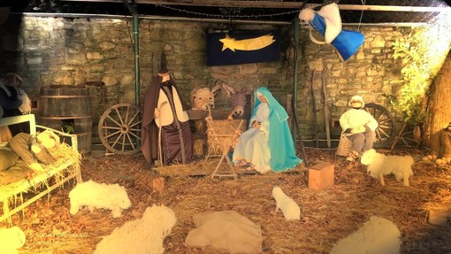 A Piana Crixia scatta il Natale con la "Festa del Torrone": acceso il suggestivo Presepe Contadino A Piana Crixia scatta il Natale con la "Festa del Torrone": acceso il suggestivo Presepe Contadino