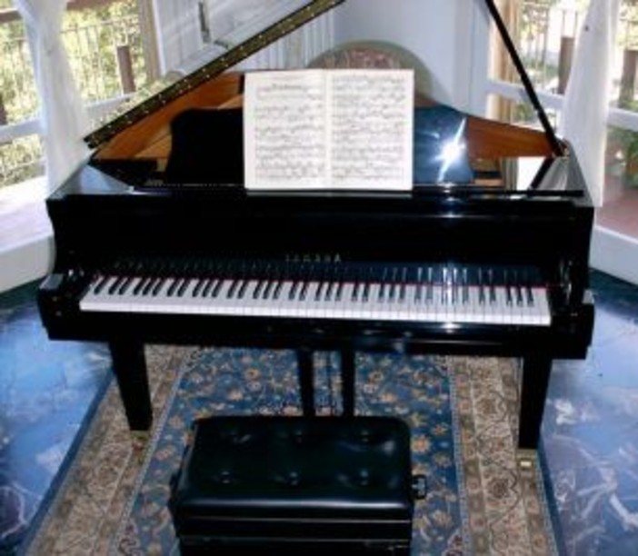 Albenga: un pianoforte per Desy