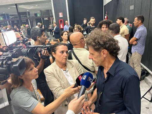 Ponte Morandi, il sollievo e l’amarezza dei familiari: “Oggi i nostri cari hanno dei colpevoli, ma per noi la vita non tornerà più quella di prima” Ponte Morandi, il sollievo e l’amarezza dei familiari: “Oggi i nostri cari hanno dei colpevoli, ma per noi la vita non tornerà più quella di prima”