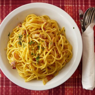 Coldiretti: "Cucina italiana candidata a patrimonio Unesco, ma il Financial Times attacca parmigiano e carbonara"