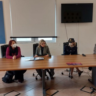 Prevenzione violenza di genere, attenzione sull'aiuto anche al maltrattante. Il Questore: "Nell'80% dei casi non hanno più recidive" (FOTO e VIDEO) Prevenzione violenza di genere, attenzione sull'aiuto anche al maltrattante. Il Questore: "Nell'80% dei casi non hanno più recidive" (FOTO e VIDEO)
