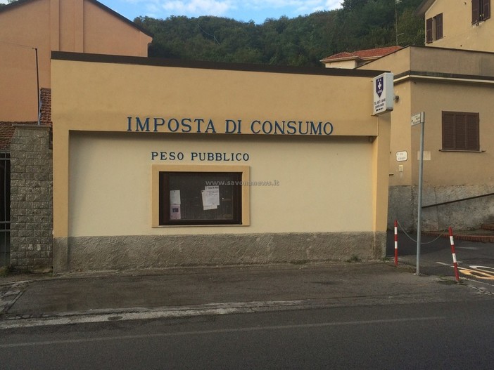Altare restaura la pesa pubblica: in arrivo la casetta dell'acqua e un magazzino per la Protezione civile Altare restaura la pesa pubblica: in arrivo la casetta dell'acqua e un magazzino per la Protezione civile