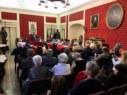 Millesimo, primo Consiglio comunale dell'era Picalli: "Un atto formale che mi ha dato ulteriore energia per il prosieguo del mio lavoro da sindaco" Millesimo, primo Consiglio comunale dell'era Picalli: "Un atto formale che mi ha dato ulteriore energia per il prosieguo del mio lavoro da sindaco"