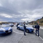 Chiede soldi per far ritirare due aziende dall'asta: arrestato dopo uno scambio inscenato dalla polizia Chiede soldi per far ritirare due aziende dall'asta: arrestato dopo uno scambio inscenato dalla polizia