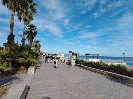 Restyling dei giardini del Prolungamento, Burlando e Carpano: "Progetto fondamentale per un’area strategica della città" Restyling dei giardini del Prolungamento, Burlando e Carpano: "Progetto fondamentale per un’area strategica della città"