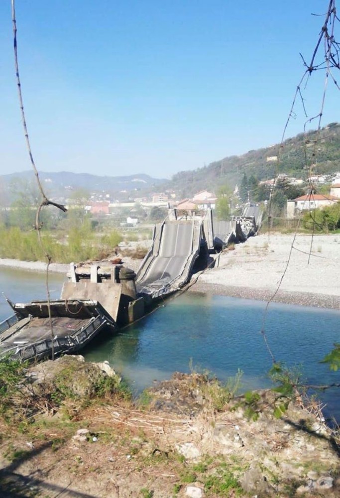 Ponte di Albiano Magra, Toti: "Servono subito controlli e manutenzioni su tutte le nostre strade, viadotti, gallerie" Ponte di Albiano Magra, Toti: "Servono subito controlli e manutenzioni su tutte le nostre strade, viadotti, gallerie"