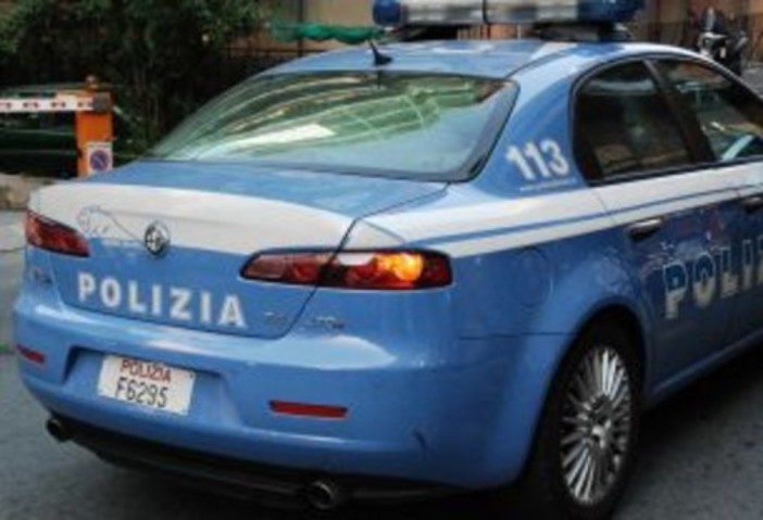 Savona, controlli contro il campeggio abusivo sulle spiagge: tre gruppi allontanati Savona, controlli contro il campeggio abusivo sulle spiagge: tre gruppi allontanati