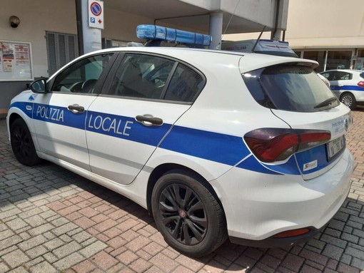 Ceriale, bagnino senza contratto "beccato" dalla polizia locale: sanzionato stabilimento balneare Ceriale, bagnino senza contratto "beccato" dalla polizia locale: sanzionato stabilimento balneare