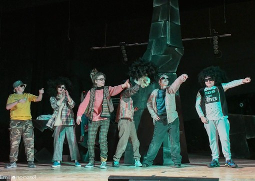 "Peter Pan e i ragazzi perduti" in piazza San Pietro a Borgio Verezzi