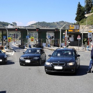 Da domani stop agli spostamenti da Piemonte e Lombardia: oggi però sono consentiti, evitiamo la caccia all'untore Da domani stop agli spostamenti da Piemonte e Lombardia: oggi però sono consentiti, evitiamo la caccia all'untore