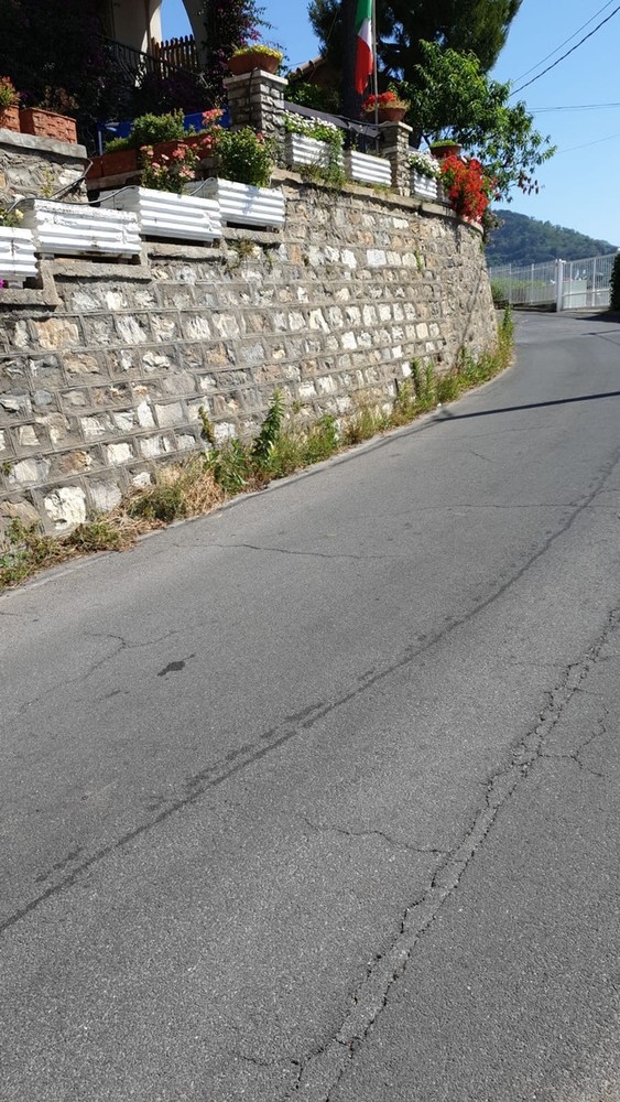 Un tratto della provinciale Alassio-Testico-Moglio Un tratto della provinciale Alassio-Testico-Moglio