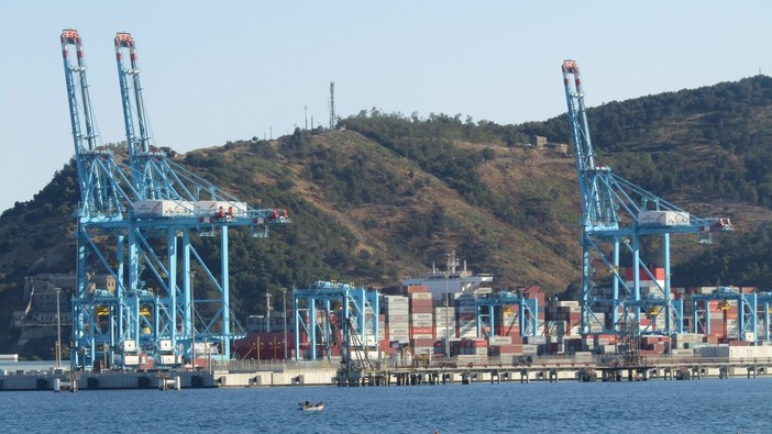 Porti di Savona e Vado, da Cdp i fondi per il potenziamento del parco ferroviario vadese e il ripristino delle opere foranee