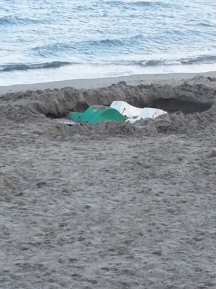 Alassio: riemergono "i tesori" nascosti dalla sabbia