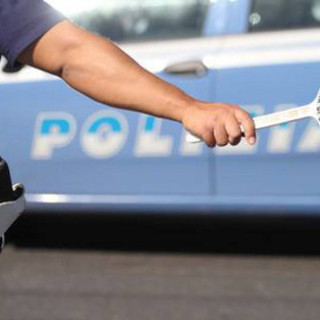 Prevenzione e controllo, pattuglione della Polizia di Stato ad Albenga