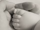 Tragedia nel savonese: bimbo viene alla luce in casa e muore dopo nemmeno 24 ore