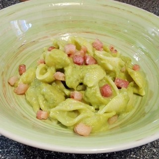 La videoricetta della Pasta con crema di Asparagi e Pancetta