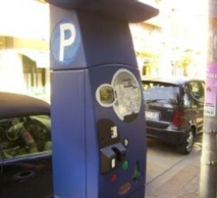 Albenga: multa per mancato pagamento del parchimetro, ma la macchinetta accetta solo un metodo di pagamento, la lamentela di un lettore Albenga: multa per mancato pagamento del parchimetro, ma la macchinetta accetta solo un metodo di pagamento, la lamentela di un lettore