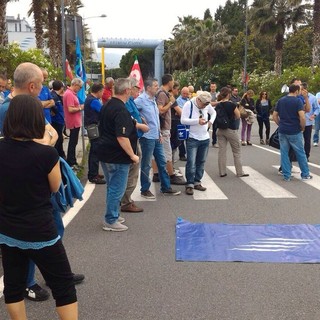 Tirreno Power, presidio dei lavoratori in attesa di risposte dal vertice ministeriale